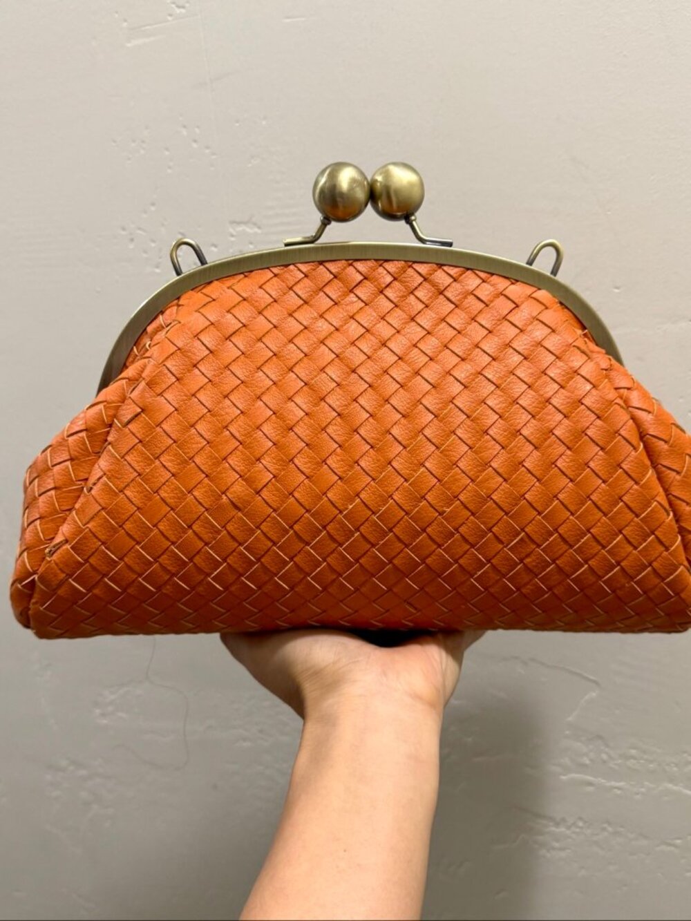 Orange Woven Leather Handmade Kisslock Bag, Vintage Cowhide Crossbody - Picture 5 of 16